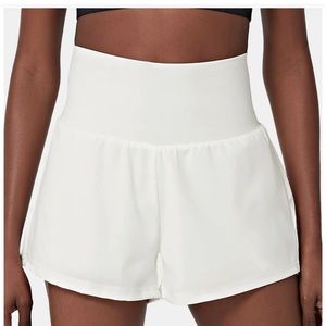 HALARA 2-in-1 White Gym Shorts